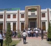 Скрипн Termiz aholisi avtomobil xarid qilish uchun shartnoma tuzishga qoplab pullar bilan keldi(UZBEKINO.NET)