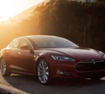 Скрипн Elektromobil ishlab chiqaruvchi Tesla kompaniyasi o‘zining superkarini taqdim etdi