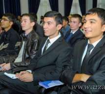 Скрипн Jahon iqtisodiyoti va diplomatiya universitetida Ravshan Ermatov bilan ingliz tilida uchrashuv bo‘lib o‘tdi